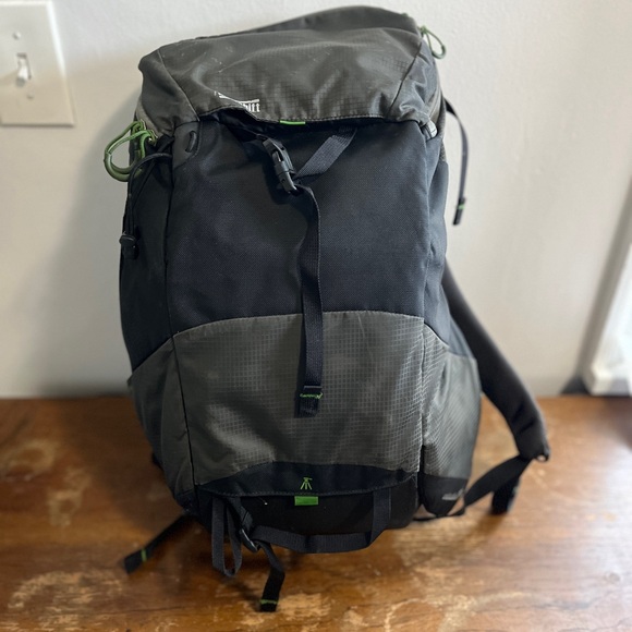 MindShift Gear rotation180° Panorama Camera Adventure Backpack (Charcoal) - Picture 7 of 14